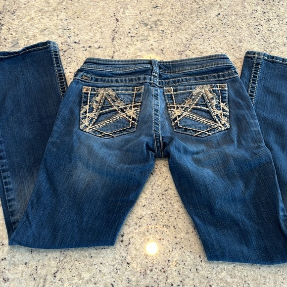 Ariat Ruby Jeans. Size 27 Slight distressed - Picture 7 of 10